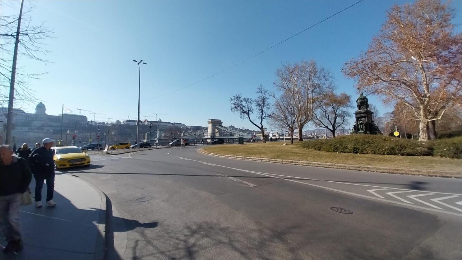 Apaczai Apartment Nearby Chain Bridge — Photos 3